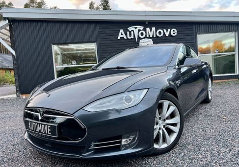 Tesla Model S, 2015