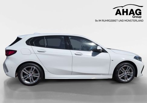 BMW 118, 2023