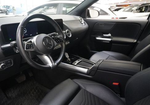 Mercedes-Benz GLA 250, 2025