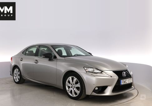 Lexus IS, 2015