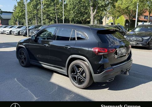 Mercedes-Benz GLA 180, 2021