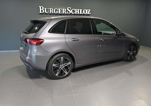 Mercedes-Benz B 180, 2025