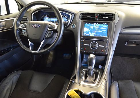 Ford Mondeo, 2019 3