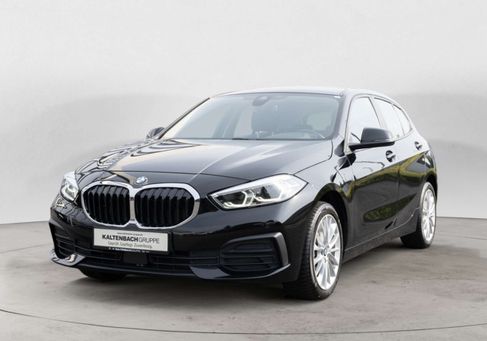 BMW 118, 2022