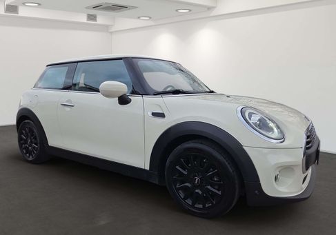 MINI ONE, 2019