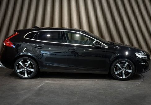 Volvo V40, 2018