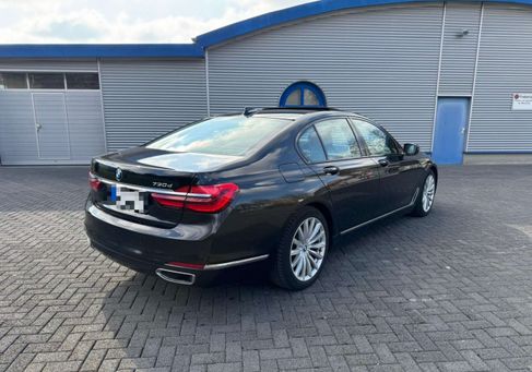 BMW 730, 2018