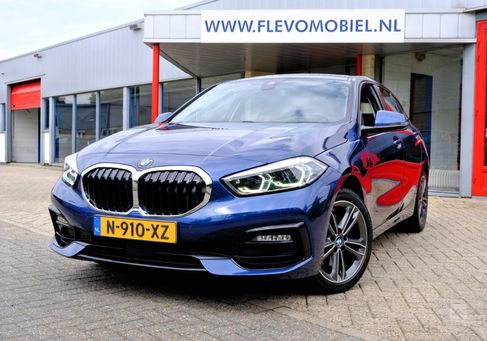 BMW 118, 2022