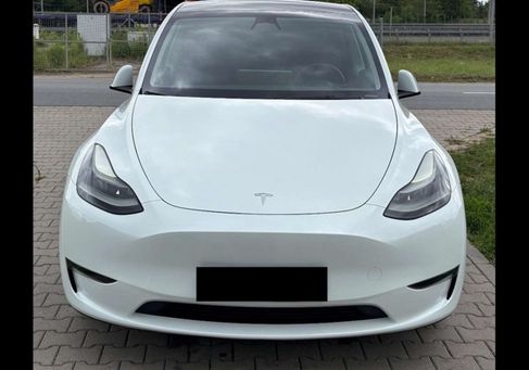 Tesla Model Y, 2023