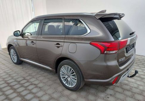 Mitsubishi Outlander, 2020