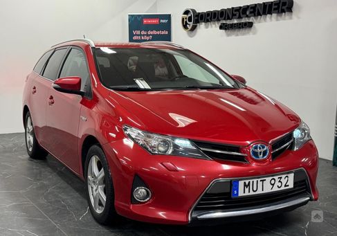 Toyota Auris Touring Sports, 2015