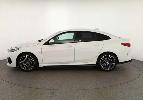 BMW 218, 2023