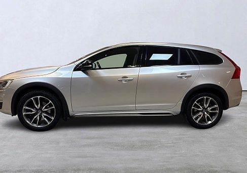 Volvo V60 Cross Country, 2018