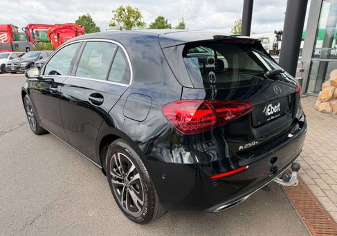Mercedes-Benz A 250, 2025