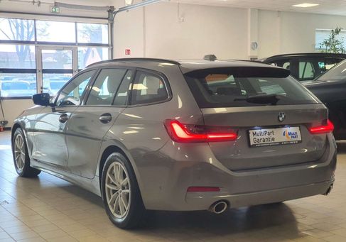 BMW 318, 2022