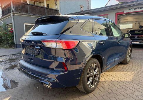 Ford Kuga, 2022