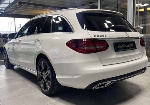 Mercedes-Benz C 300, 2020