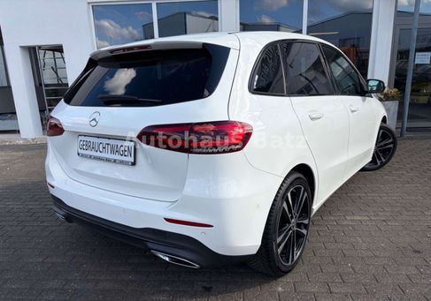 Mercedes-Benz B 180, 2020