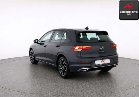 Volkswagen Golf, 2024 3