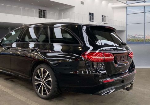 Mercedes-Benz E 300, 2022