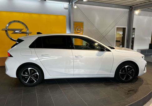 Opel Astra, 2024