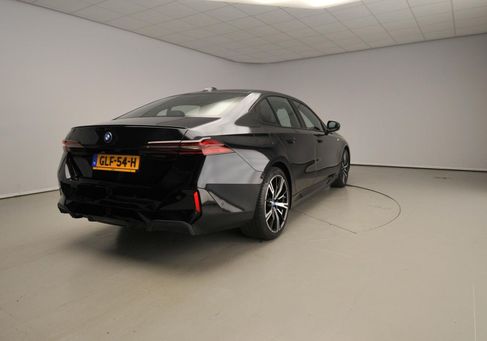 BMW 550, 2024