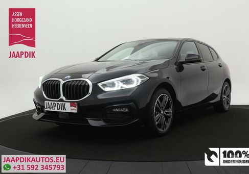 BMW 118, 2021