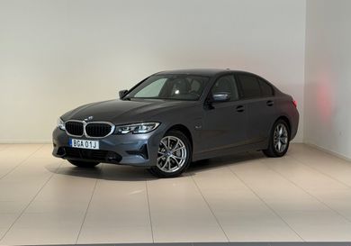BMW 330, 2022