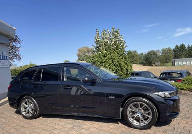 BMW 330, 2022