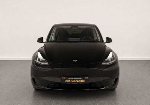Tesla Model Y, 2023