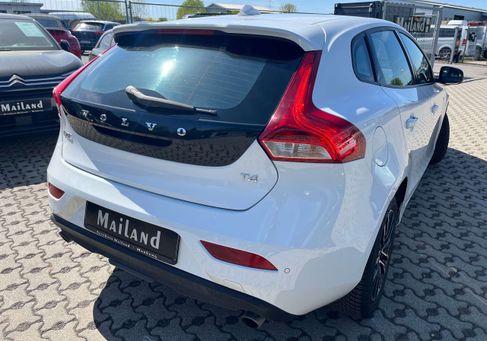 Volvo V40, 2018