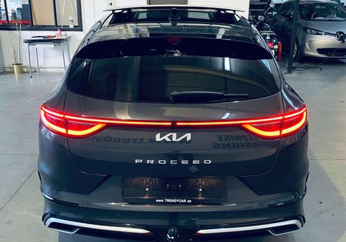 Kia Pro cee'd, 2022
