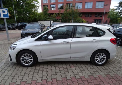 BMW 216, 2021