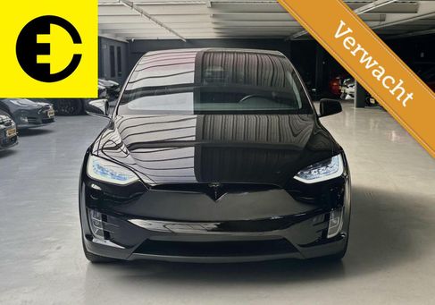 Tesla Model X, 2017