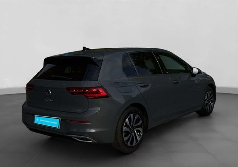 Volkswagen Golf, 2022
