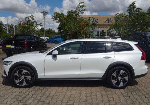Volvo V60 Cross Country, 2023