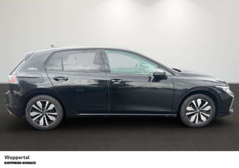 Volkswagen Golf, 2025