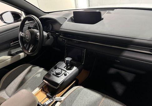 Mazda MX-30, 2022 3