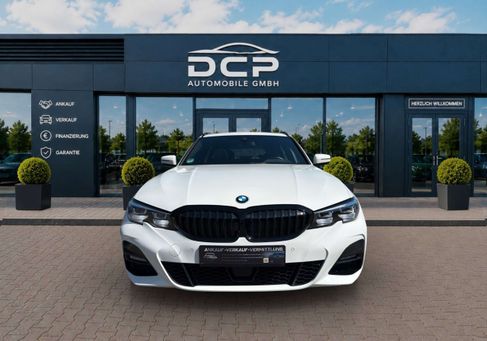 BMW 320, 2022