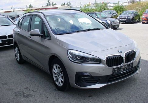 BMW 216, 2021