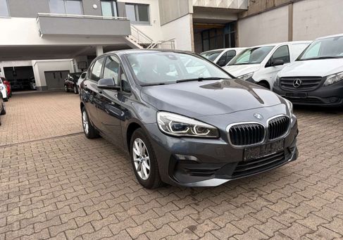 BMW 216, 2020