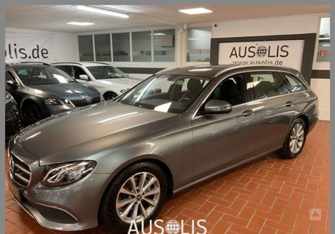 Mercedes-Benz E 200, 2020