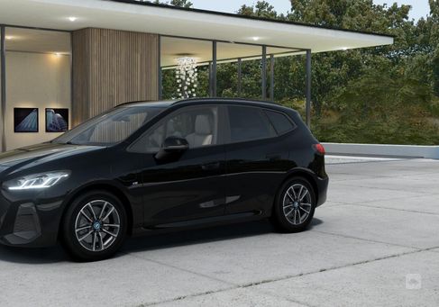 BMW 230, 2025