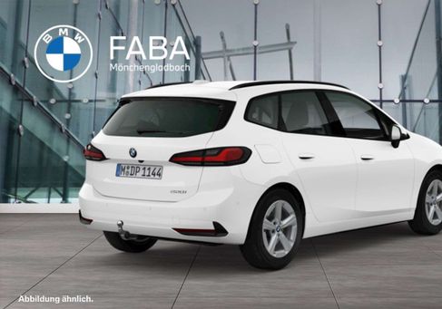 BMW 220, 2025 2