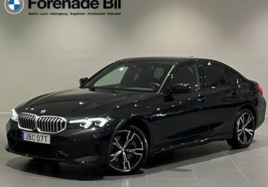 BMW 330, 2025