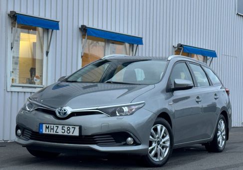 Toyota Auris Touring Sports, 2016