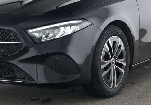 Mercedes-Benz A 180, 2025