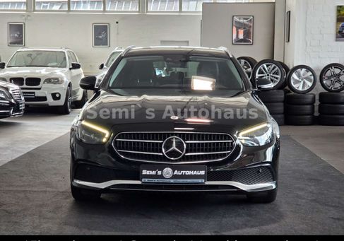 Mercedes-Benz E 220, 2022
