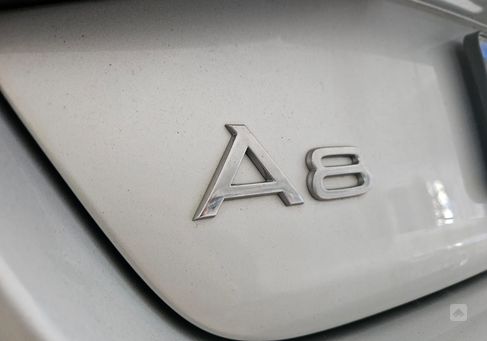 Audi A8, 2011