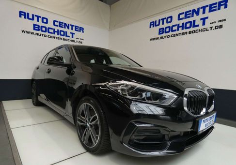 BMW 118, 2022